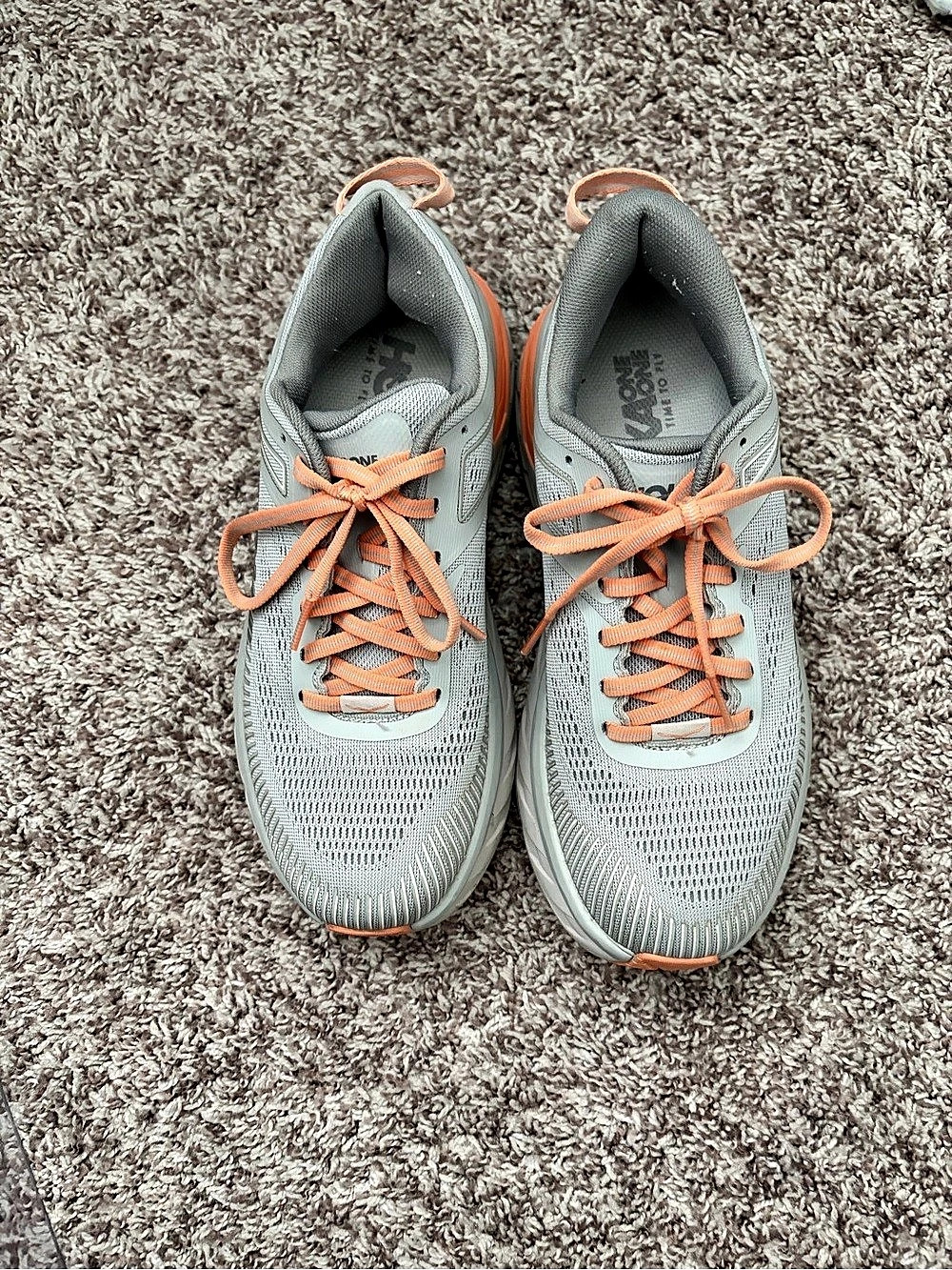 HOKA Bondi 7 Gray Coral Running Shoes Women’s Size 7.5